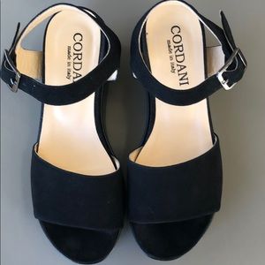 Karrie platform sandal by Cordani